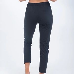 Zyia Black Everywhere Pants Small
